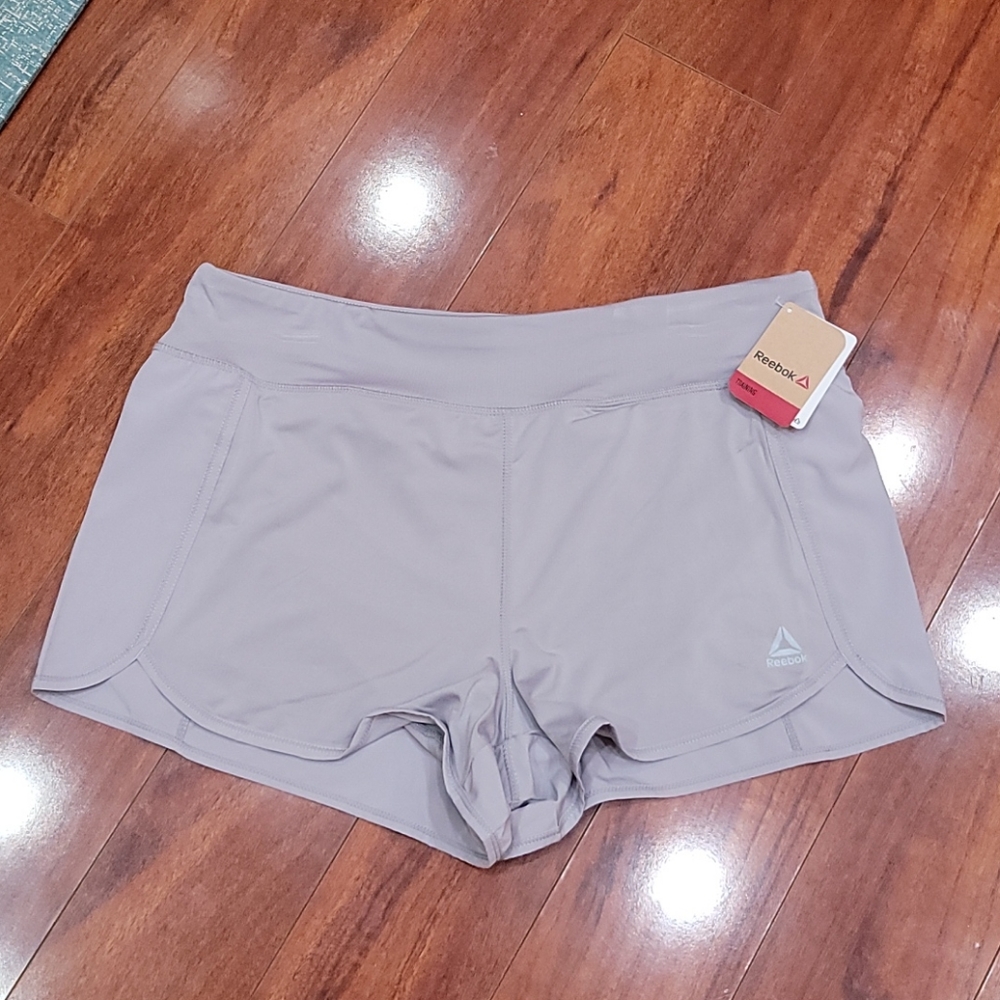 NWT size L Reebok running shorts